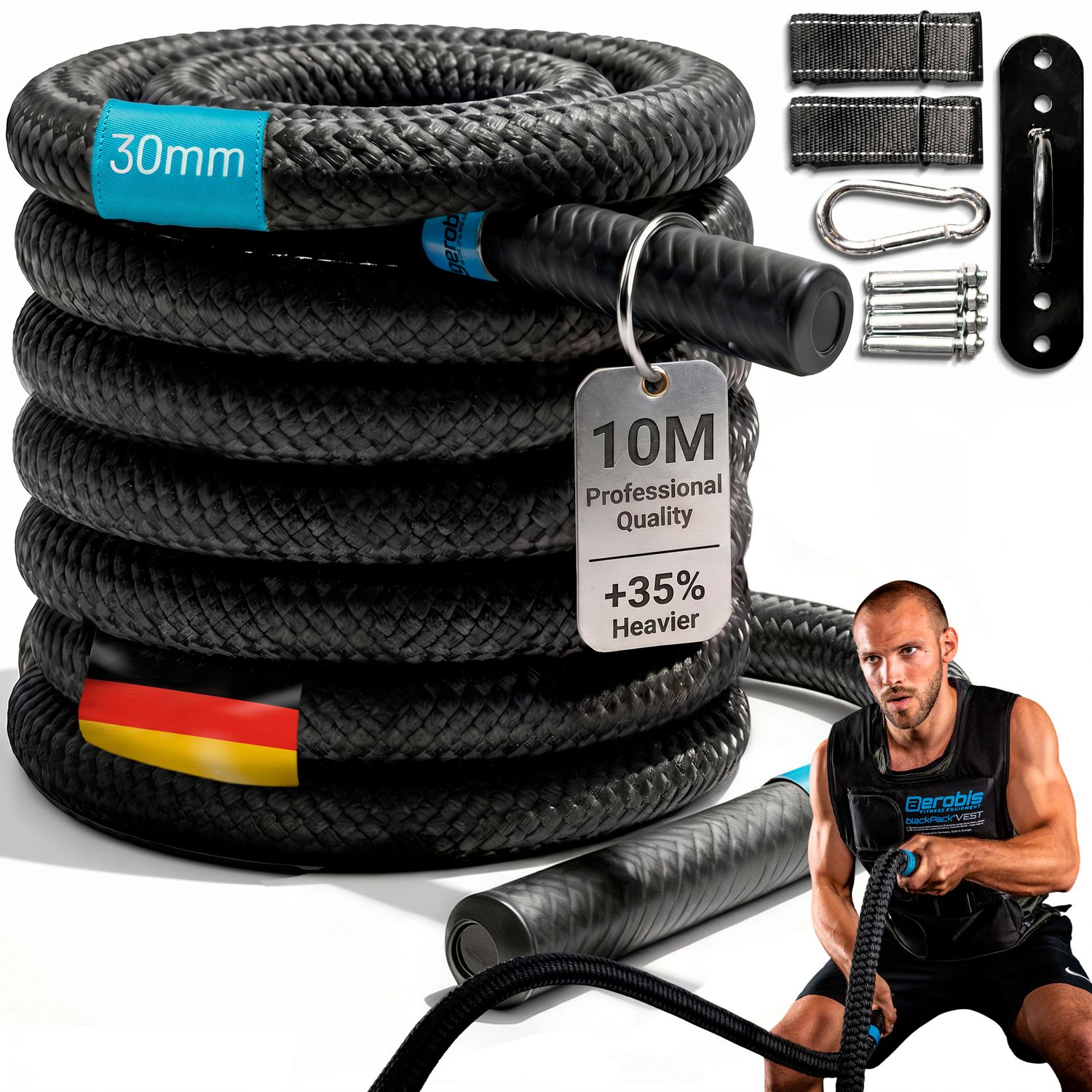 壁マウント、カラビナ、固定ループ、取り付けネジ付属の巻かれた 30 mm ブラック aerobis Battle Rope、10 m プロクオリティ 35% ヘビータグ、ウェイトベストを着てロープウェーブを行う男性アスリート