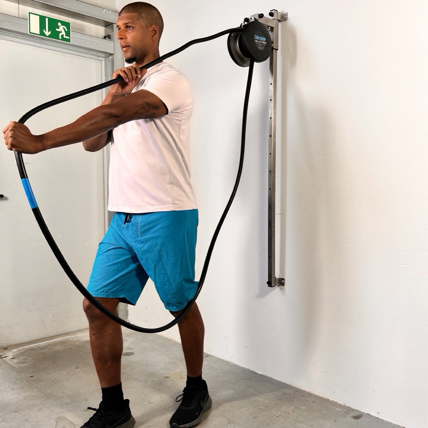 aerobis Wall Rail - Fast height adjustment for revvll and Kinetic Trainer 7