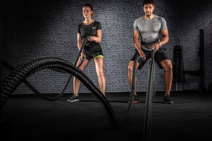 O treino com battle rope: como usar cordas de batalha para condicionamento total